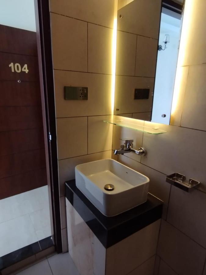 White Park Hotel & Suites Chittagong Luaran gambar