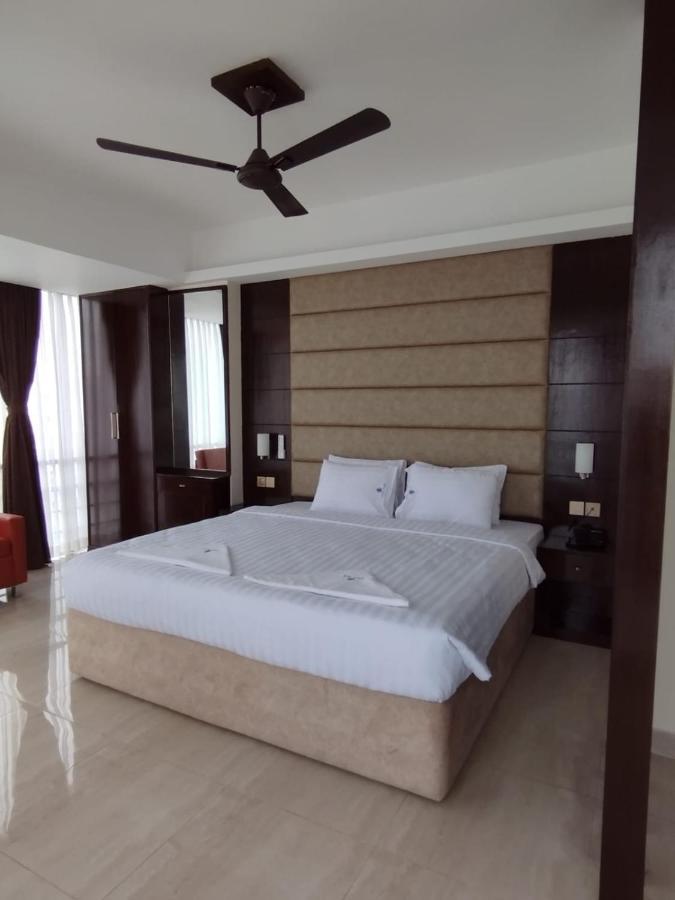 White Park Hotel & Suites Chittagong Luaran gambar