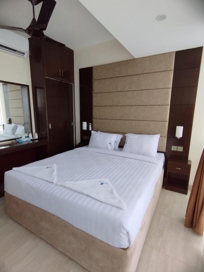 White Park Hotel & Suites Chittagong Luaran gambar