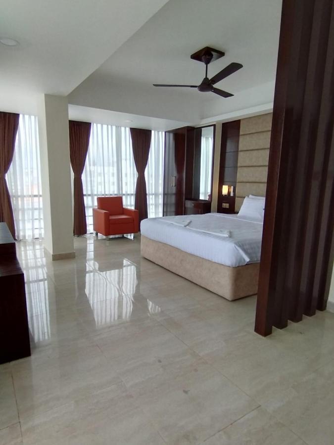 White Park Hotel & Suites Chittagong Luaran gambar