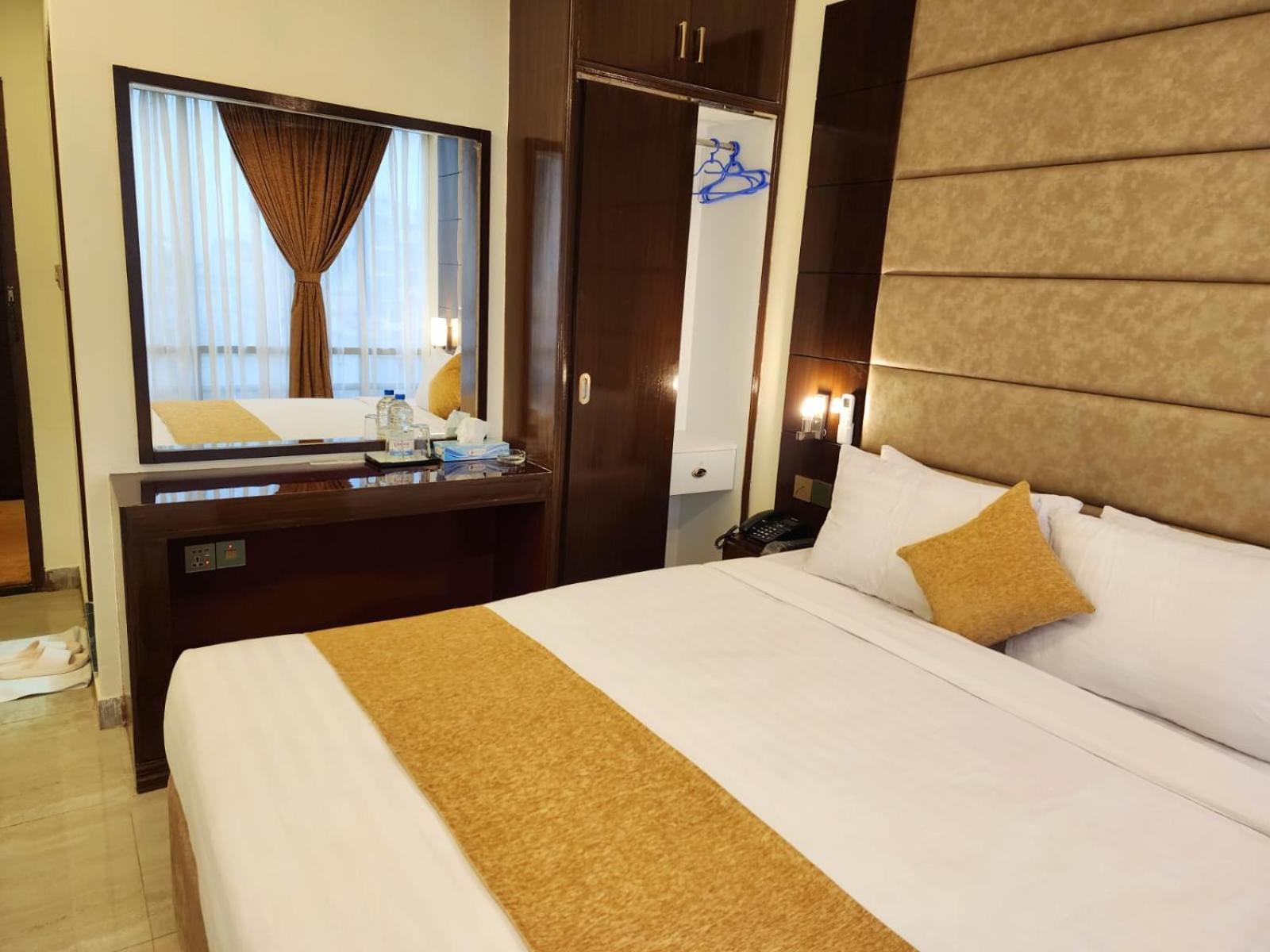 White Park Hotel & Suites Chittagong Luaran gambar