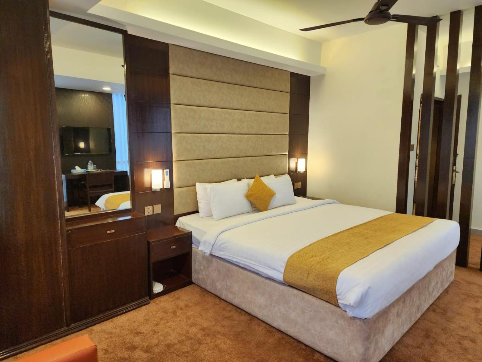 White Park Hotel & Suites Chittagong Luaran gambar