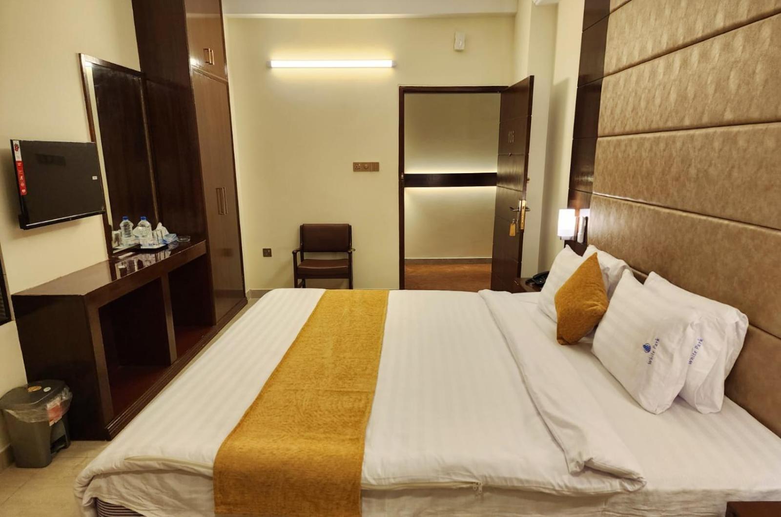 White Park Hotel & Suites Chittagong Luaran gambar