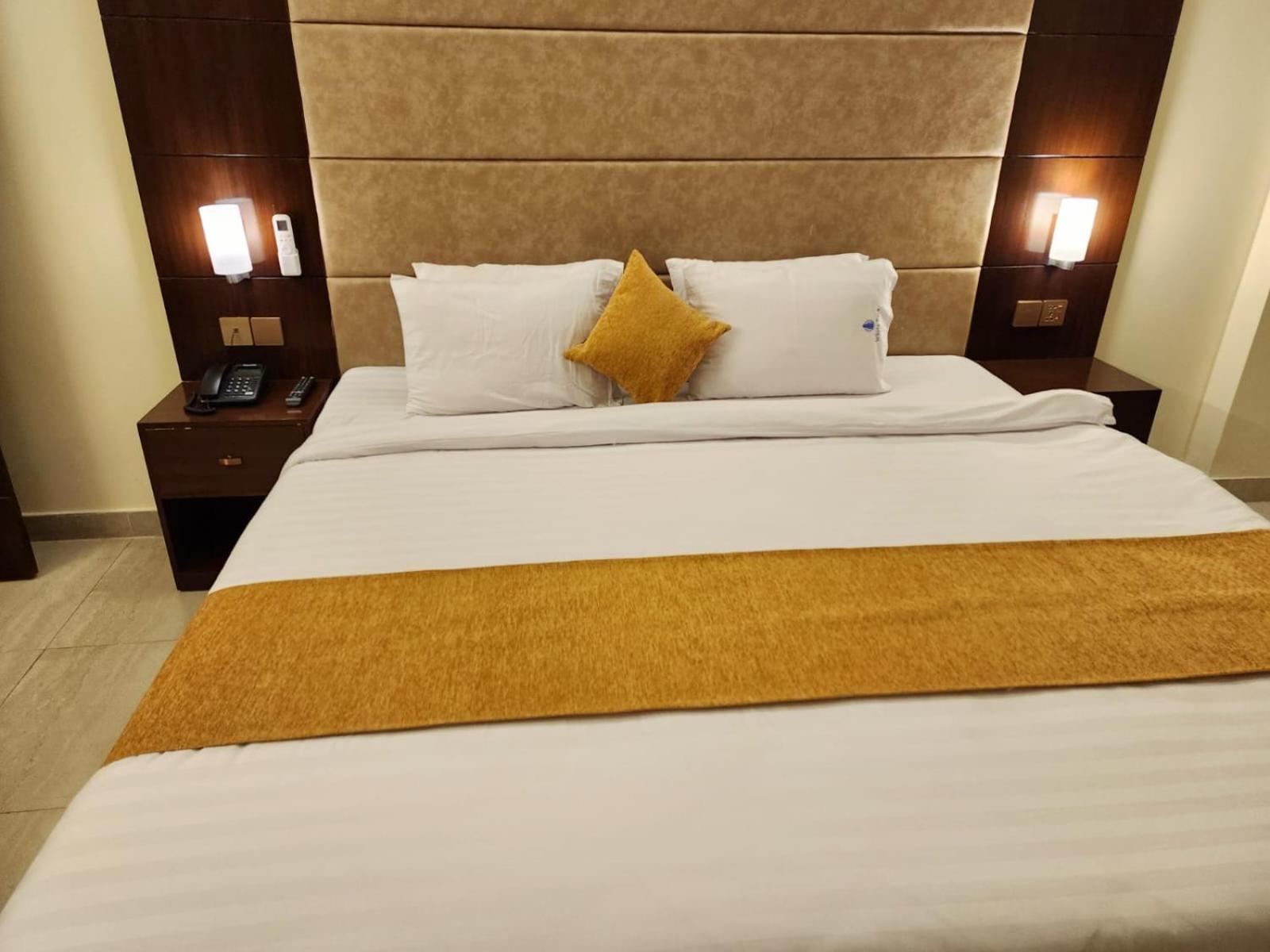 White Park Hotel & Suites Chittagong Luaran gambar